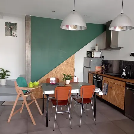 Hébergement de vacances Maison Individuelle à *