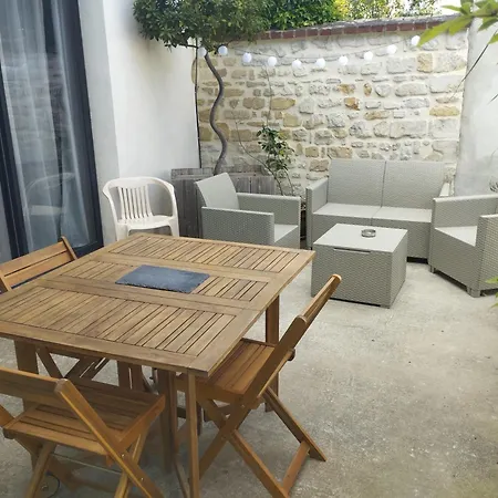 Casa vacanze Maison Au Calme Avec Terrasse Et Parking Privé Proche Centre